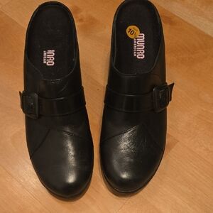 Munro Black Leather Buckle Mules